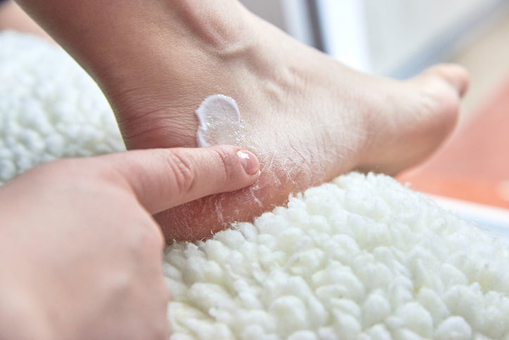 How to Keep Hands and Feet Clean without Drying Out